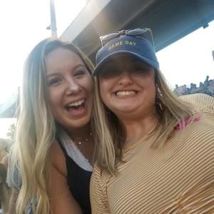 Meet your Posher, Abbie